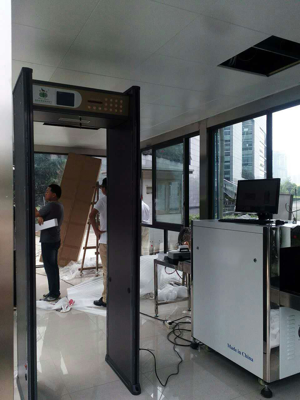 牧原智能安檢機(jī)